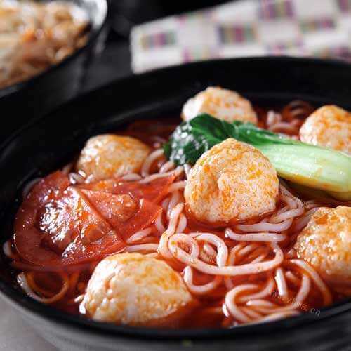 家常肉丸番茄鸡蛋汤米干