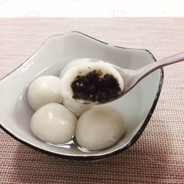 美味的黑芝麻小汤圆