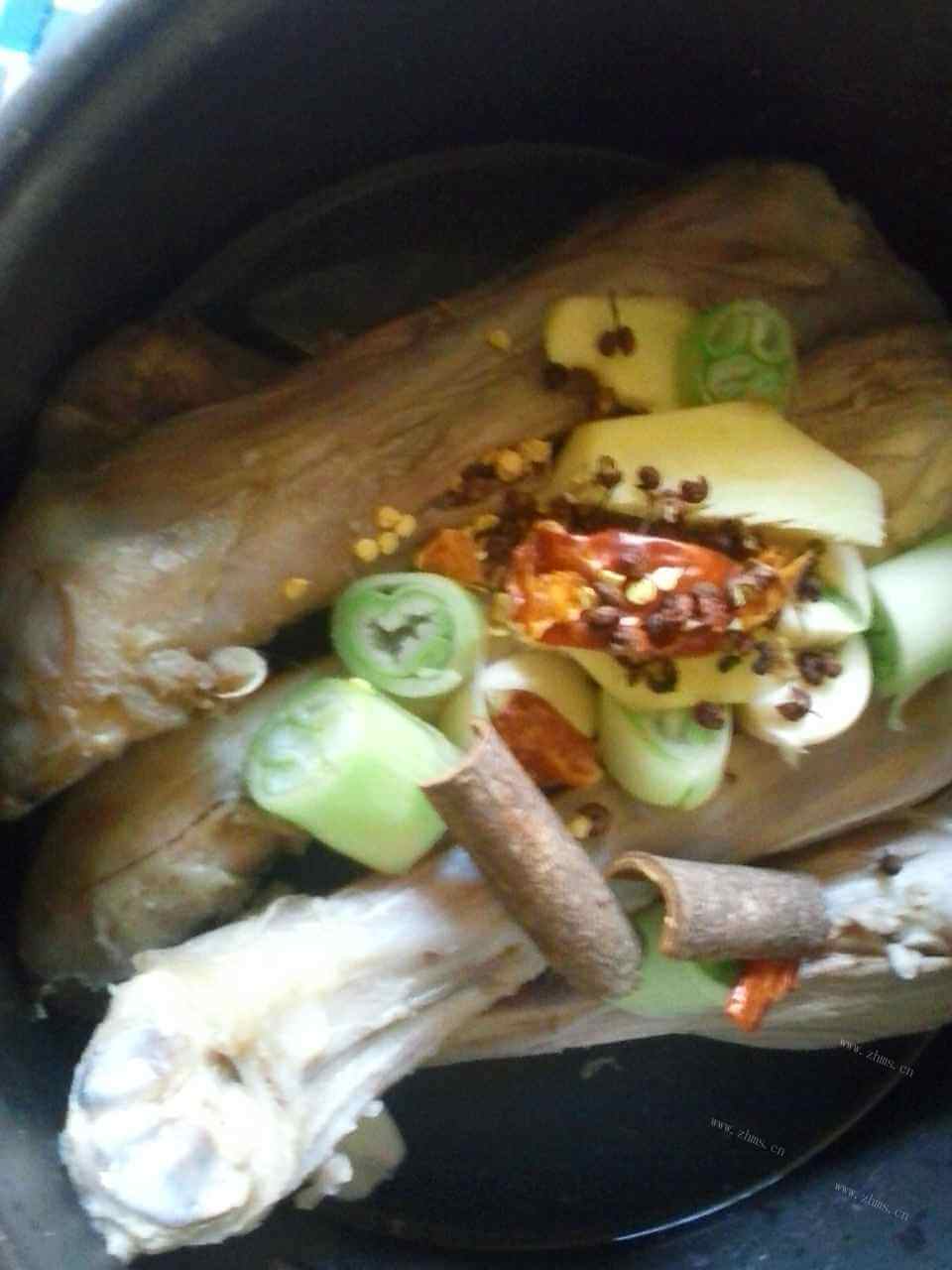 营养的焖羊小腿做法图解5)