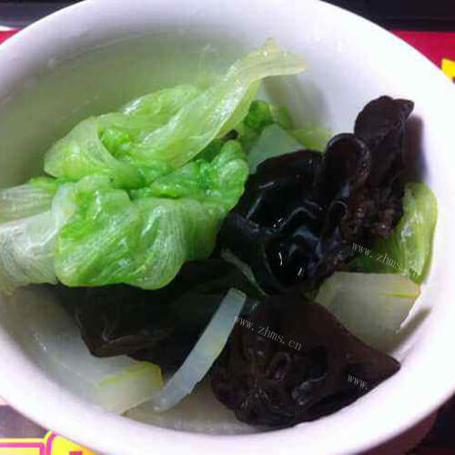 美味的生菜木耳