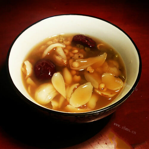 可口的红豆绿豆薏米糖水