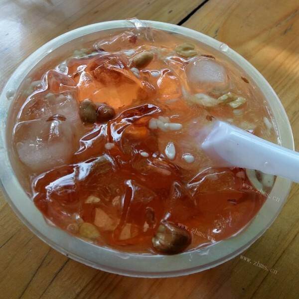 冰凉奶茶蔓越莓冰冰粉