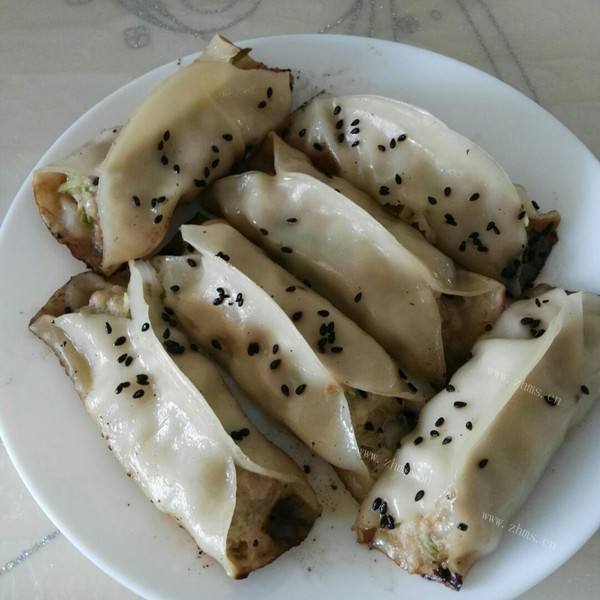 好吃的猪肉西葫芦锅贴