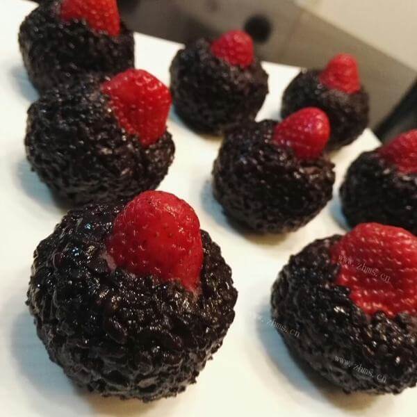 自制草莓小饭团