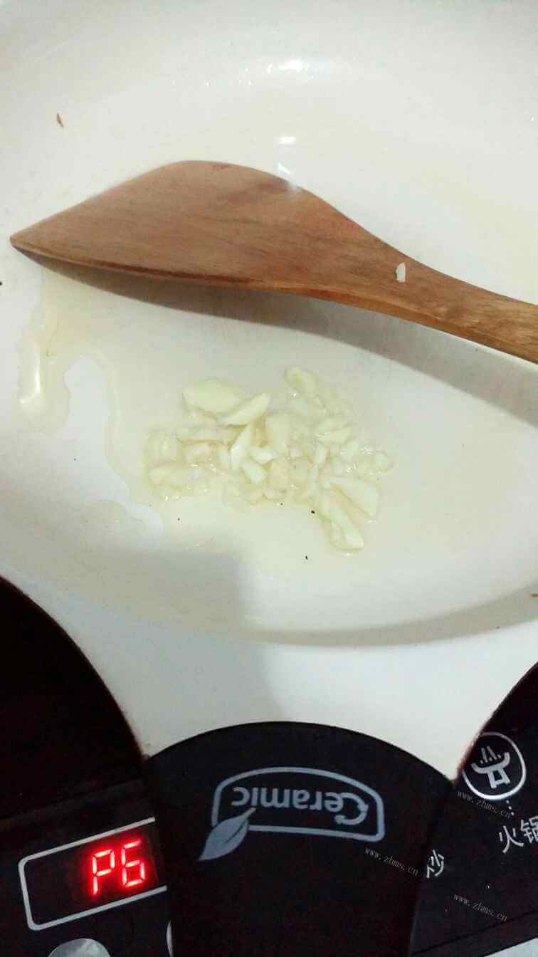 自制西红柿猪蹄煲做法图解4)