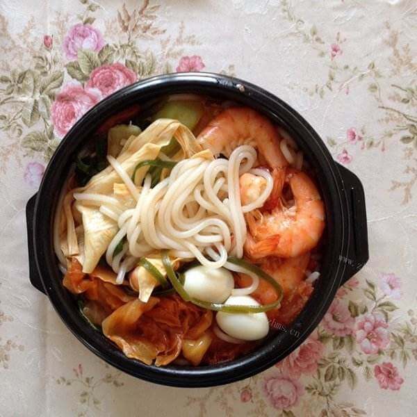 美味蕃茄肉丸米线
