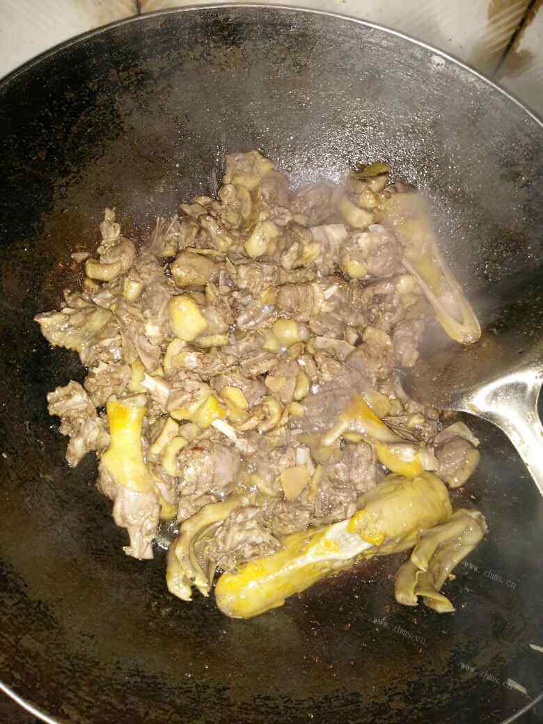 美味的红烧莴笋鸭做法图解7)
