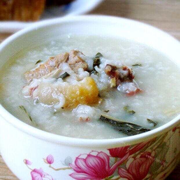 美味菜干烧猪骨粥