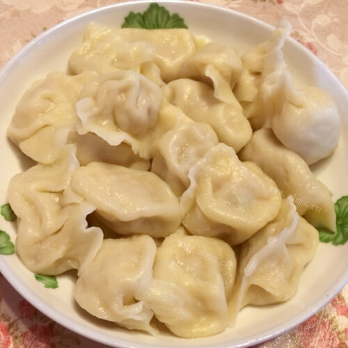 好吃的酸菜肉餡水餃