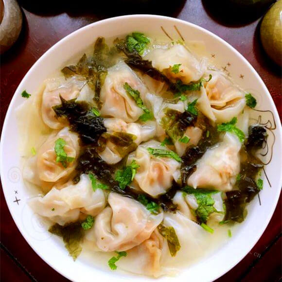 好吃的胡萝卜肉元宝馄饨