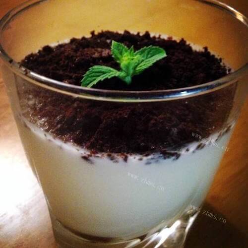 美味的老酸奶盆栽蛋糕