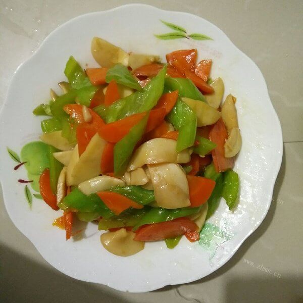 美味的鸡腿菇炒南瓜