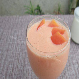 健康卫生的酸奶木瓜饮