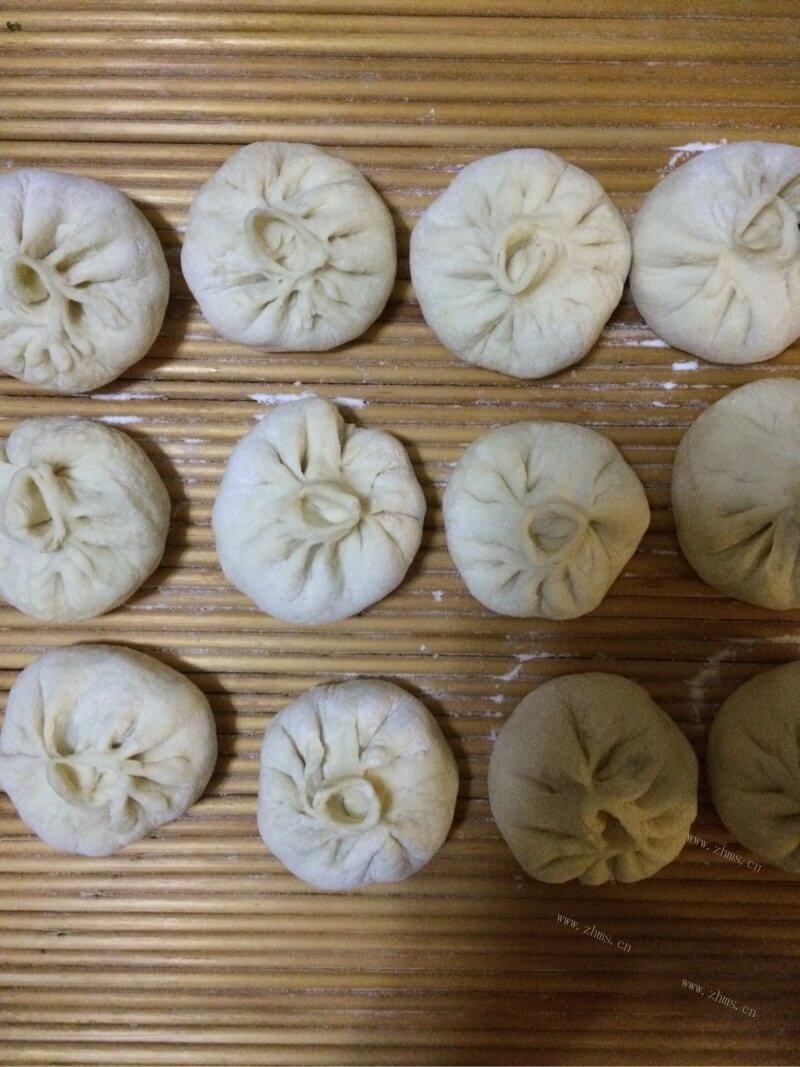 特色鸡蛋芹菜馅包子做法图解8)
