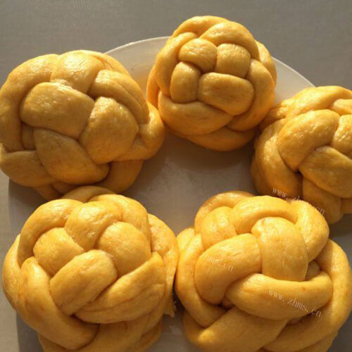 美味的绣球南瓜馒头