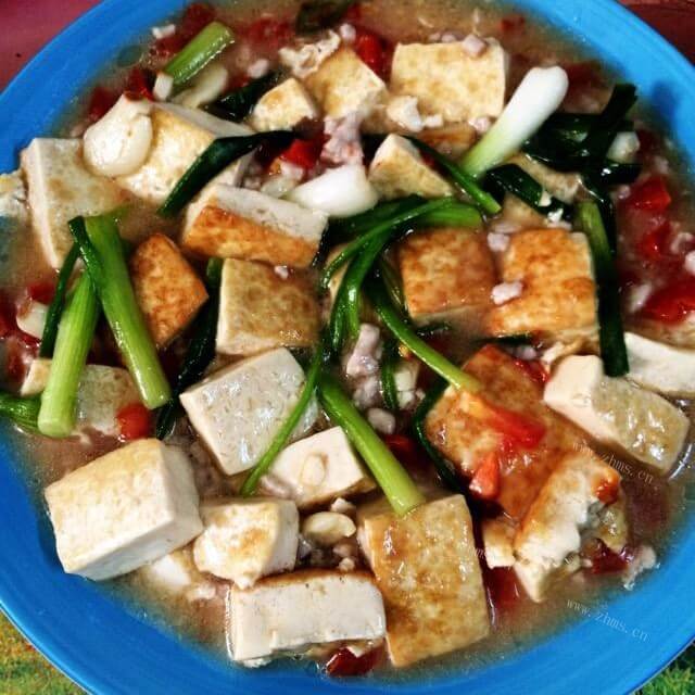 特色西红柿肉末闷豆腐