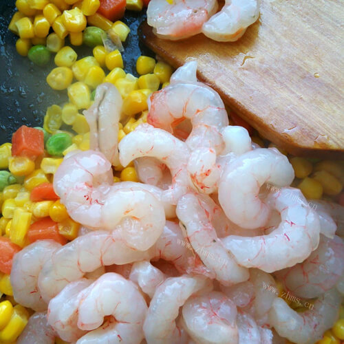 美味的银耳虾仁小炒