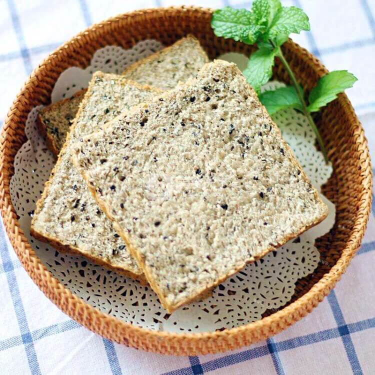 营养美味的黑芝麻吐司