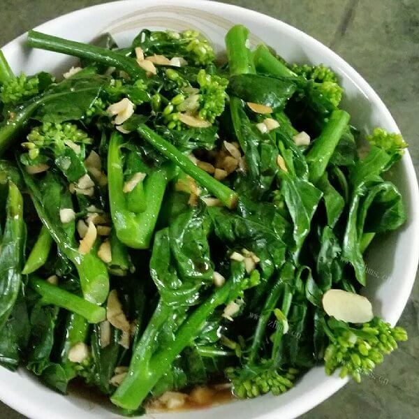 美味的凉拌芥兰菜
