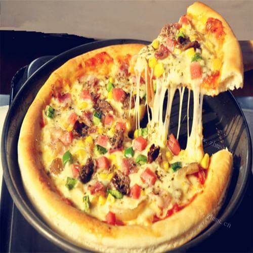 美味的鸡肉培根批萨