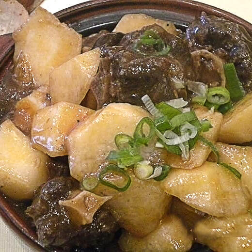 美味可口的羊棒骨炖土豆