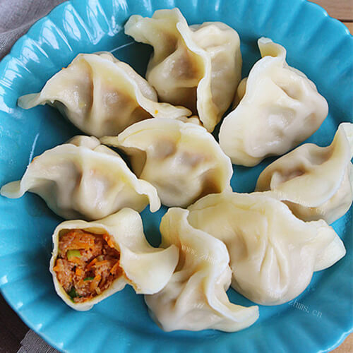 鲜美的鲜肉萝卜水饺