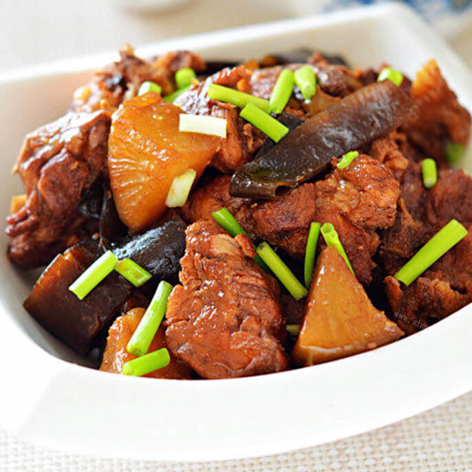 「DIY美食」萝卜焖脊骨