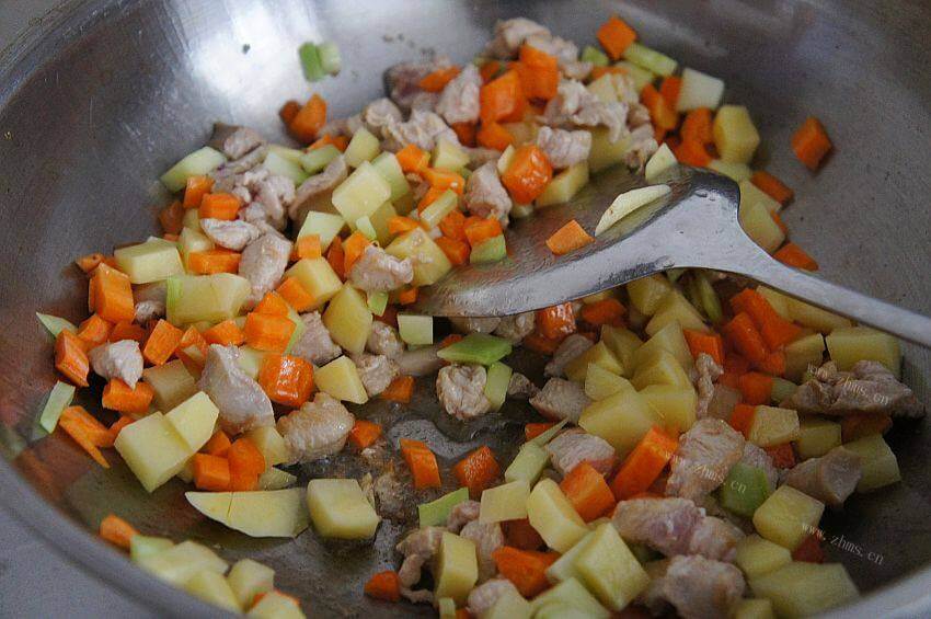 自制黄咖喱鸡肉饭做法图解5)