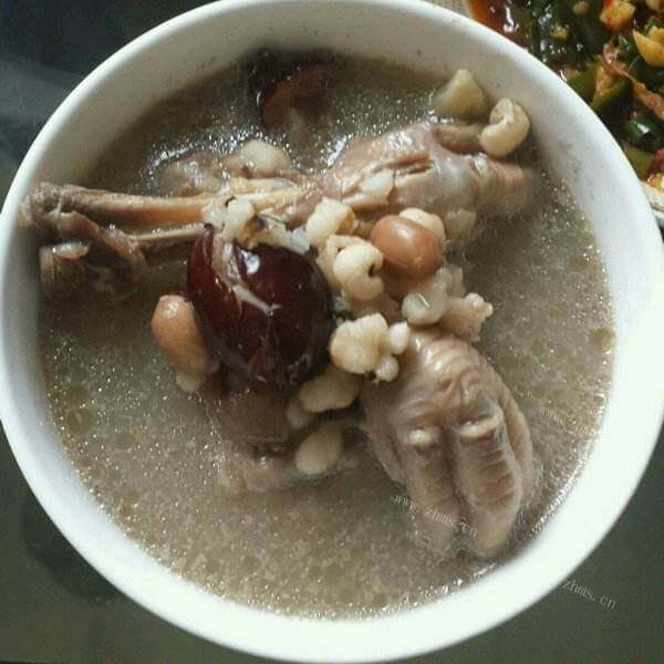 美味的鸡爪花生红枣汤
