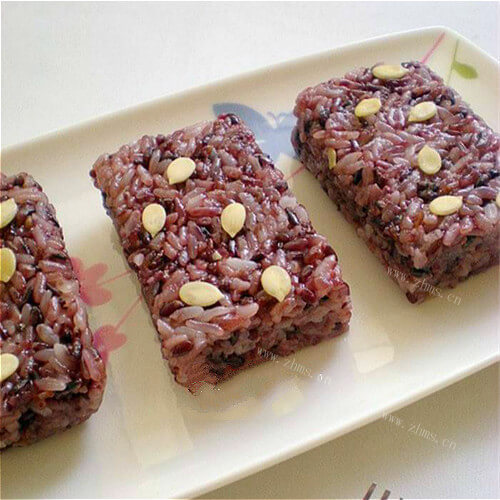 美味的松子血糯米糕