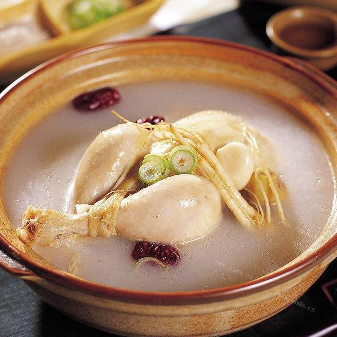 美味韩式人参鸡汤