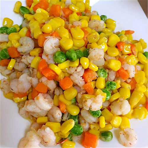 杂味玉米粒炒胡萝卜丁
