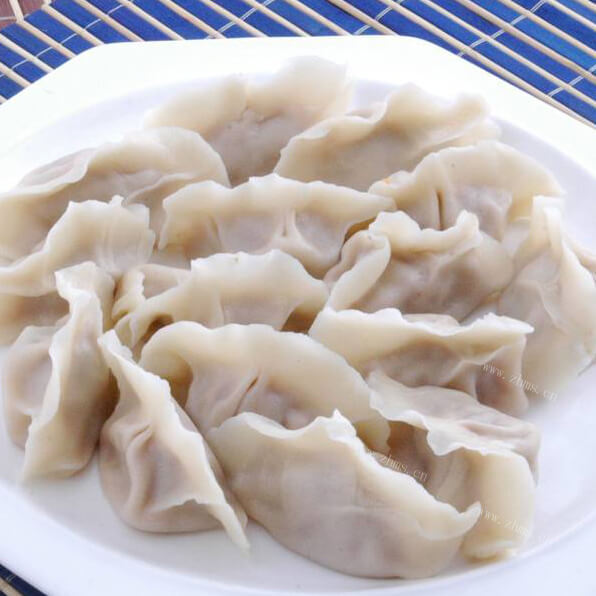 美味韭菜鸡蛋粉条饺子