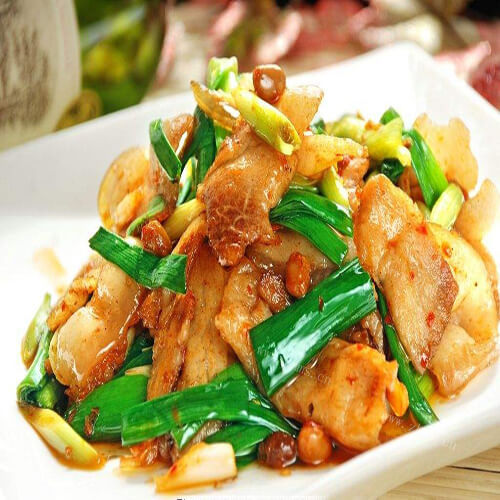 家常青红椒炒回锅肉