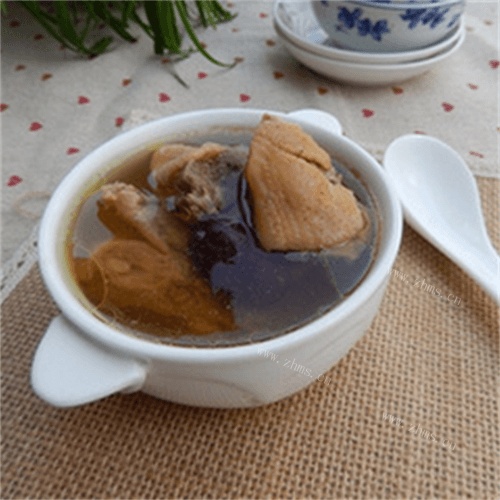 美味益母草鸽子汤