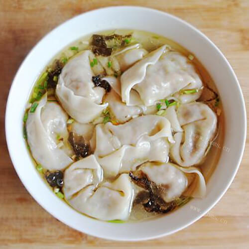 美味的山药猪肉青椒混沌