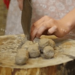 青椒炒牛肉丸做法图解2)
