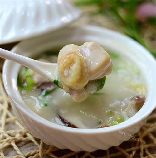 香喷喷的鸡肉香菇粥