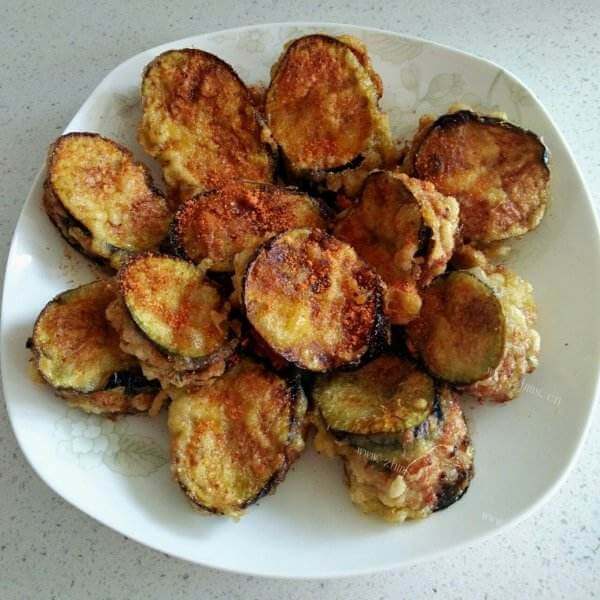 美味的椒盐酥炸茄盒