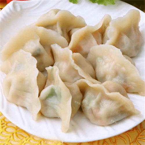 鲜美的沙葱猪肉饺