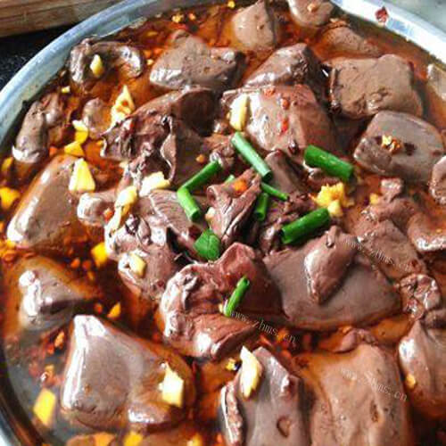 美味的拌鸭血