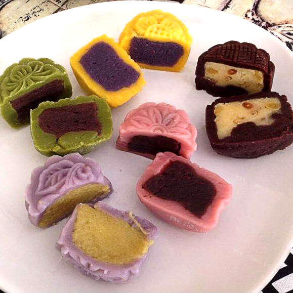 美味的五色冰皮月饼