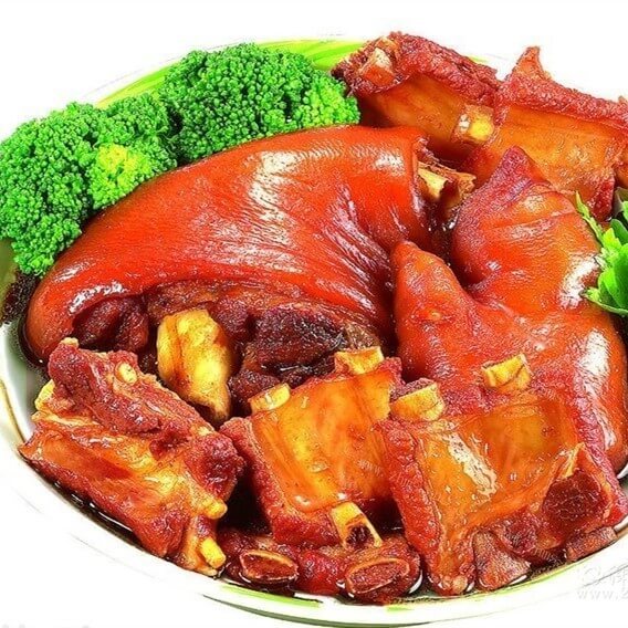 美味的黄瓜胡萝卜丁猪蹄便当