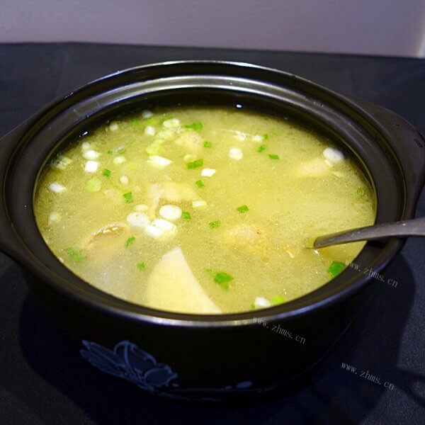 美味的土鸡炖小鱼胶