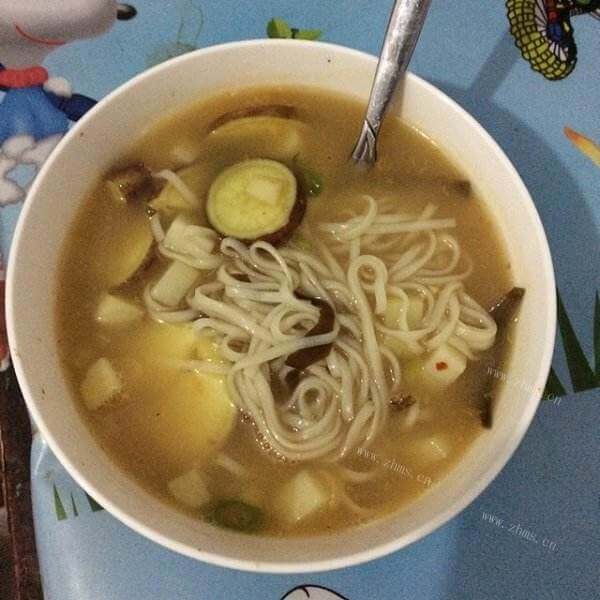 美味可口的红薯叶土豆猪肝汤