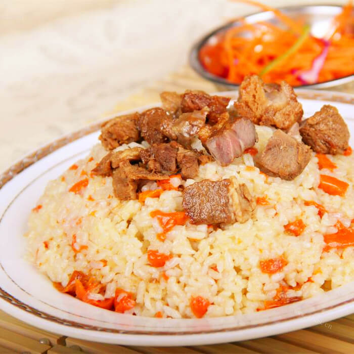 自制猪肉手抓饭