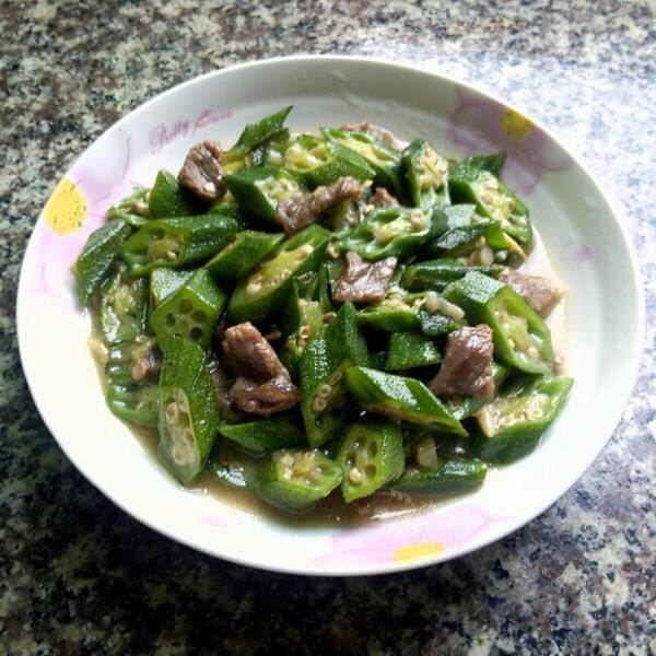 美味的羊角豆炒肉