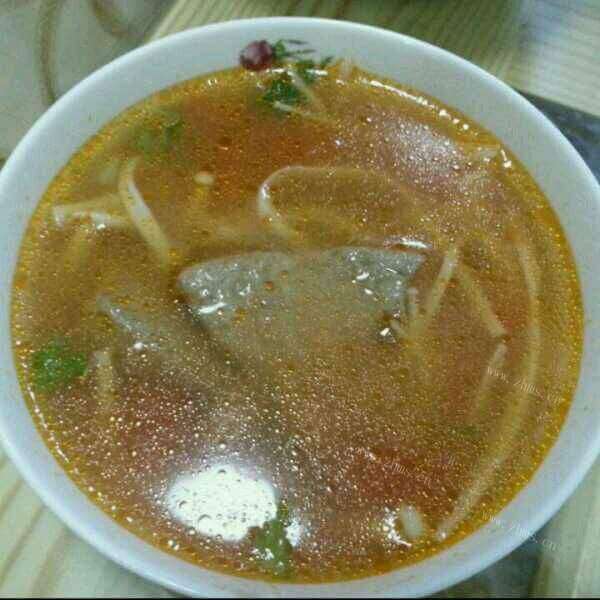 营养丰富的猪肝瘦肉金针菇汤