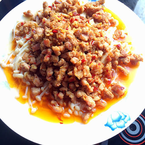 营养的蒜蓉肉末金针菇