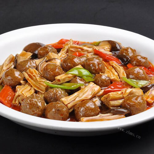 香菇腐竹烩土豆